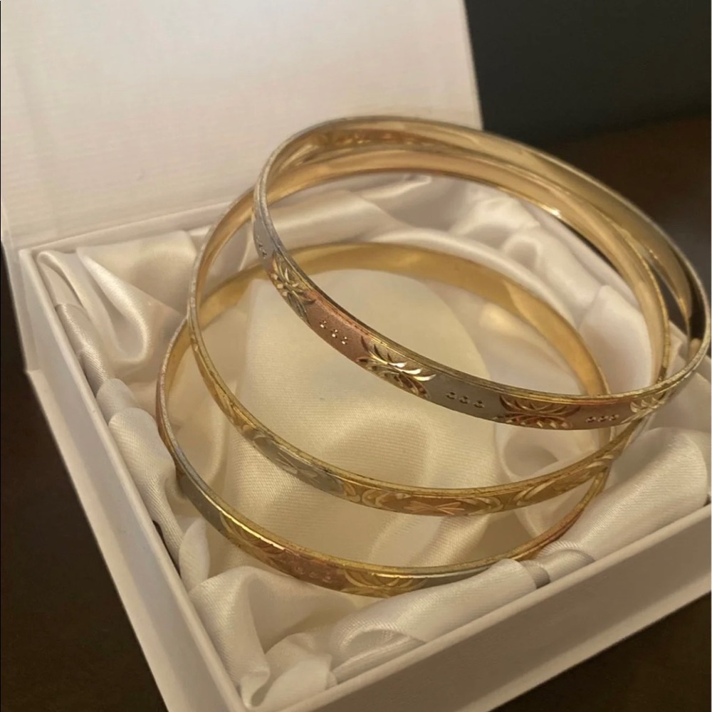 Three nice bracelets easy to wear and match